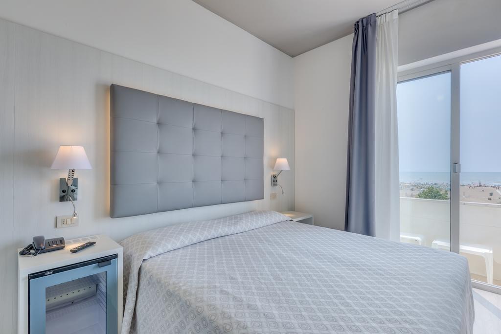 Hotel Garni' Serena Caorle Exterior photo