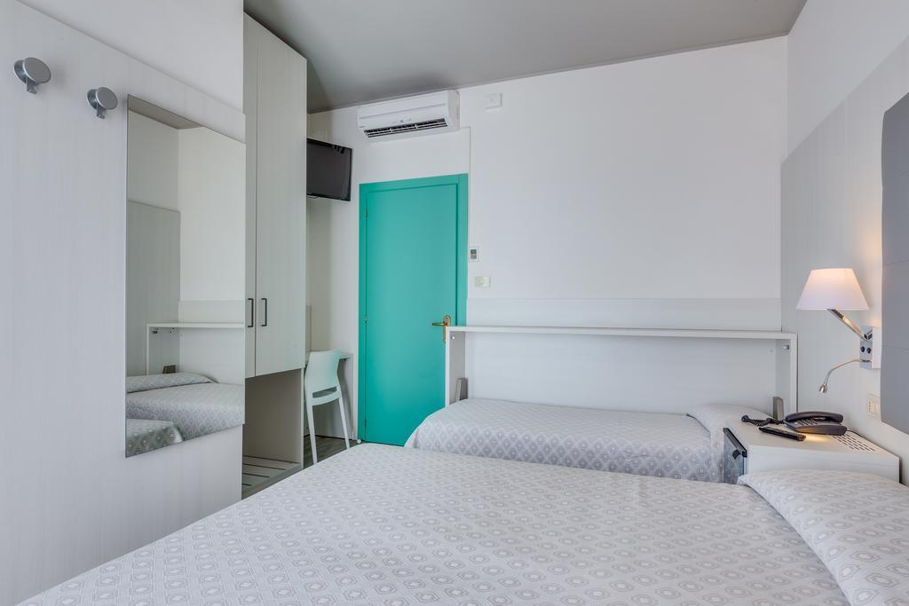 Hotel Garni' Serena Caorle Exterior photo