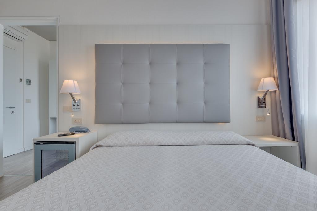Hotel Garni' Serena Caorle Exterior photo