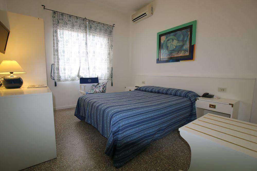 Hotel Garni' Serena Caorle Exterior photo